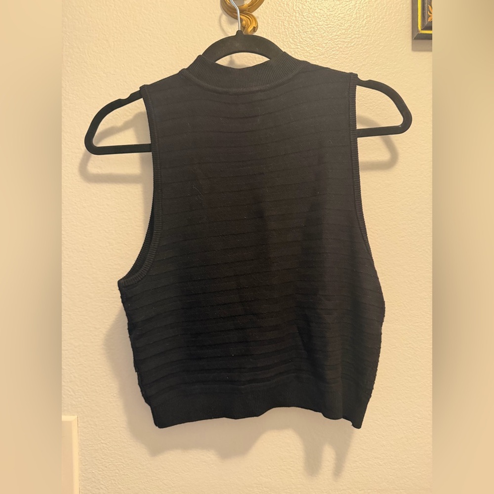 Express Black Ribbed Crop Top - Picture 2 of 3